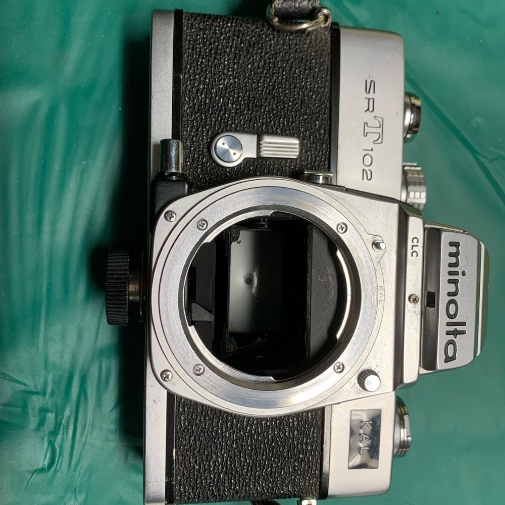 SrT 102 camera body